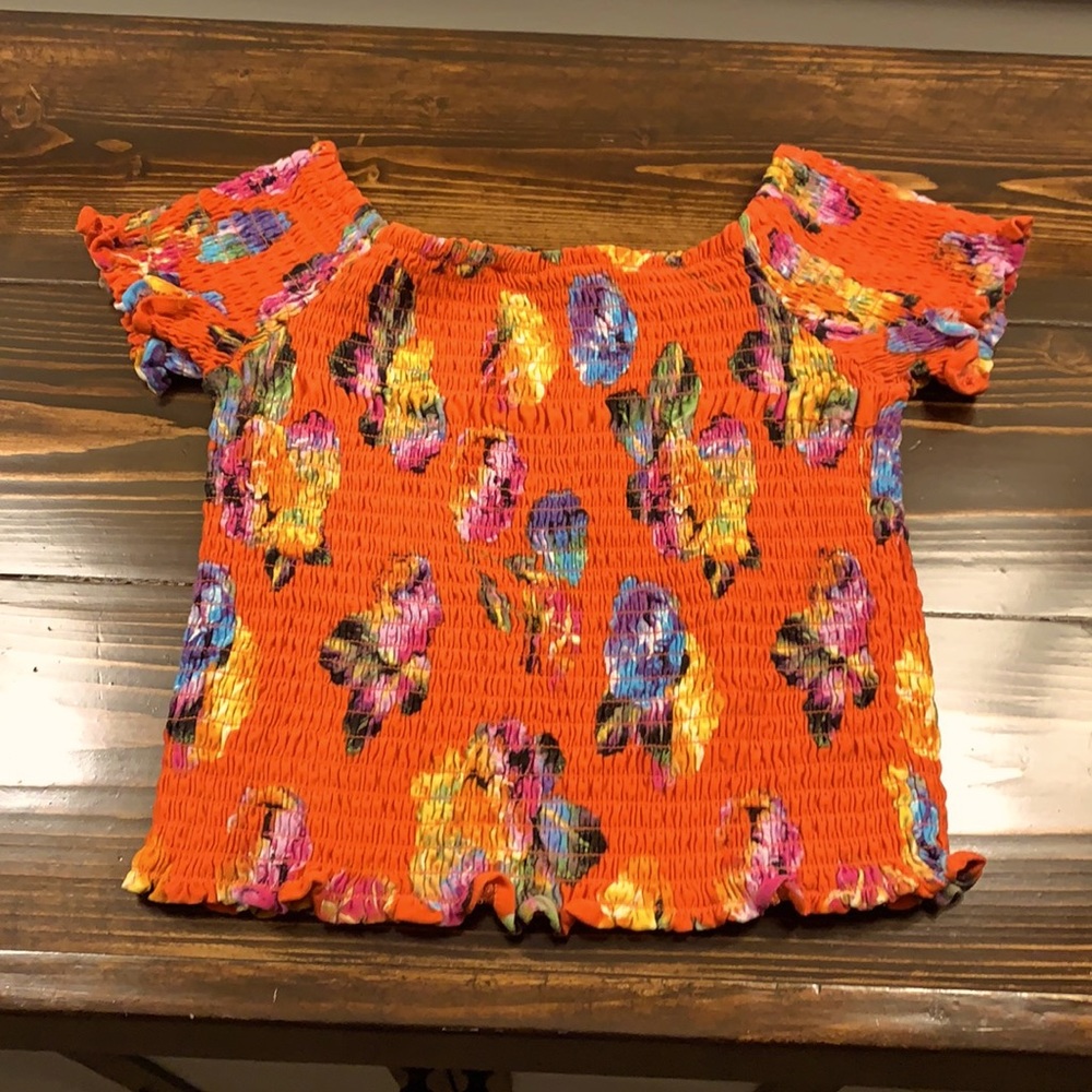 1st Kiss Girls light cropped shirt